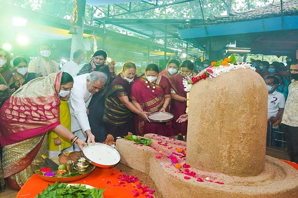 सीएम हॉउस में दिखी पोरा-तीजा तिहार की अद्भुत झलकियां, पारम्परिक रूप में हर्षोल्लास के साथ मनाया गया तिहार, ये रहे मौजूद, देखें तस्वीरें